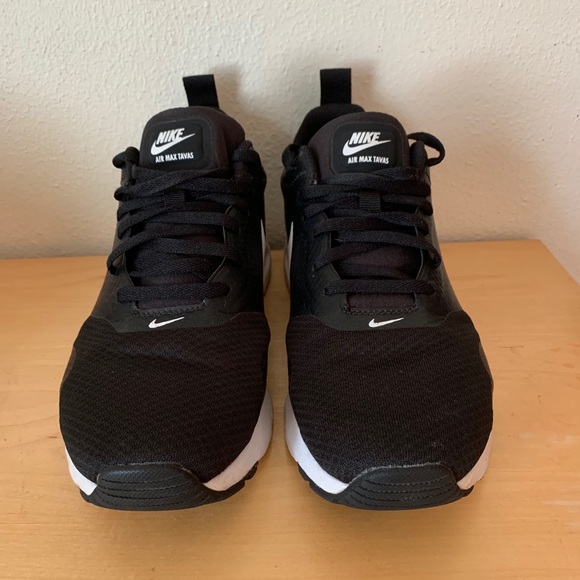nike tavas black